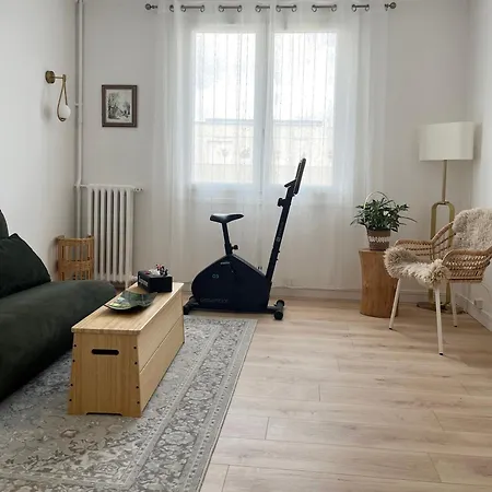 Nouveau 2p Parisien Paříž